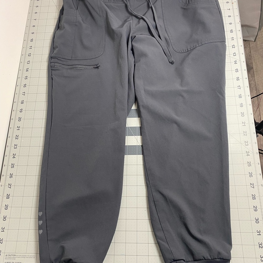 HeartSoul Gray Cuffed Large Petite Scrub Pant